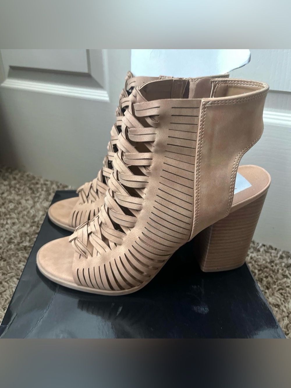 Dolce Vita Tan Woven Cutout Zipper-Up Heels 7.5